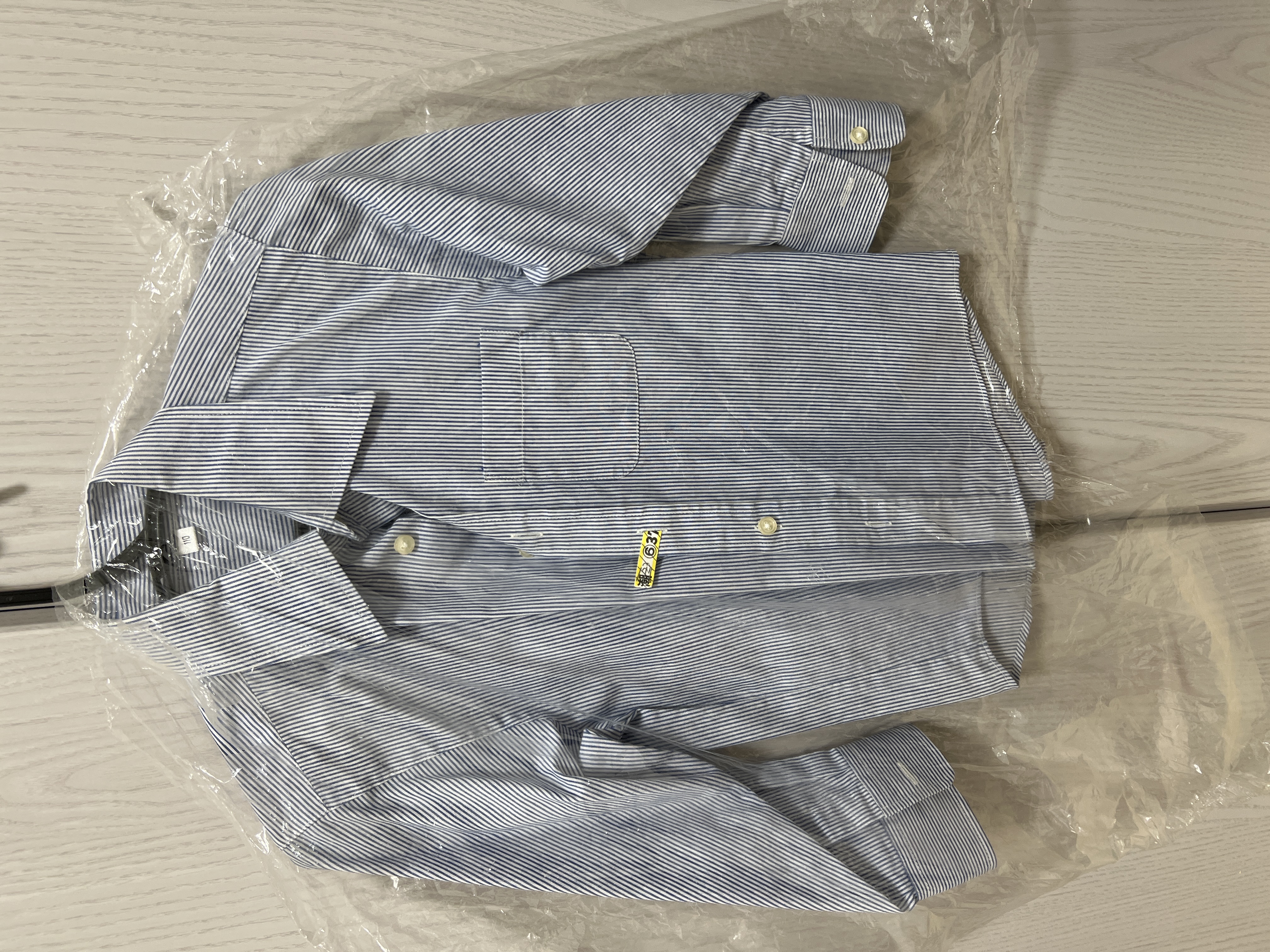ストライプのシャツ110
