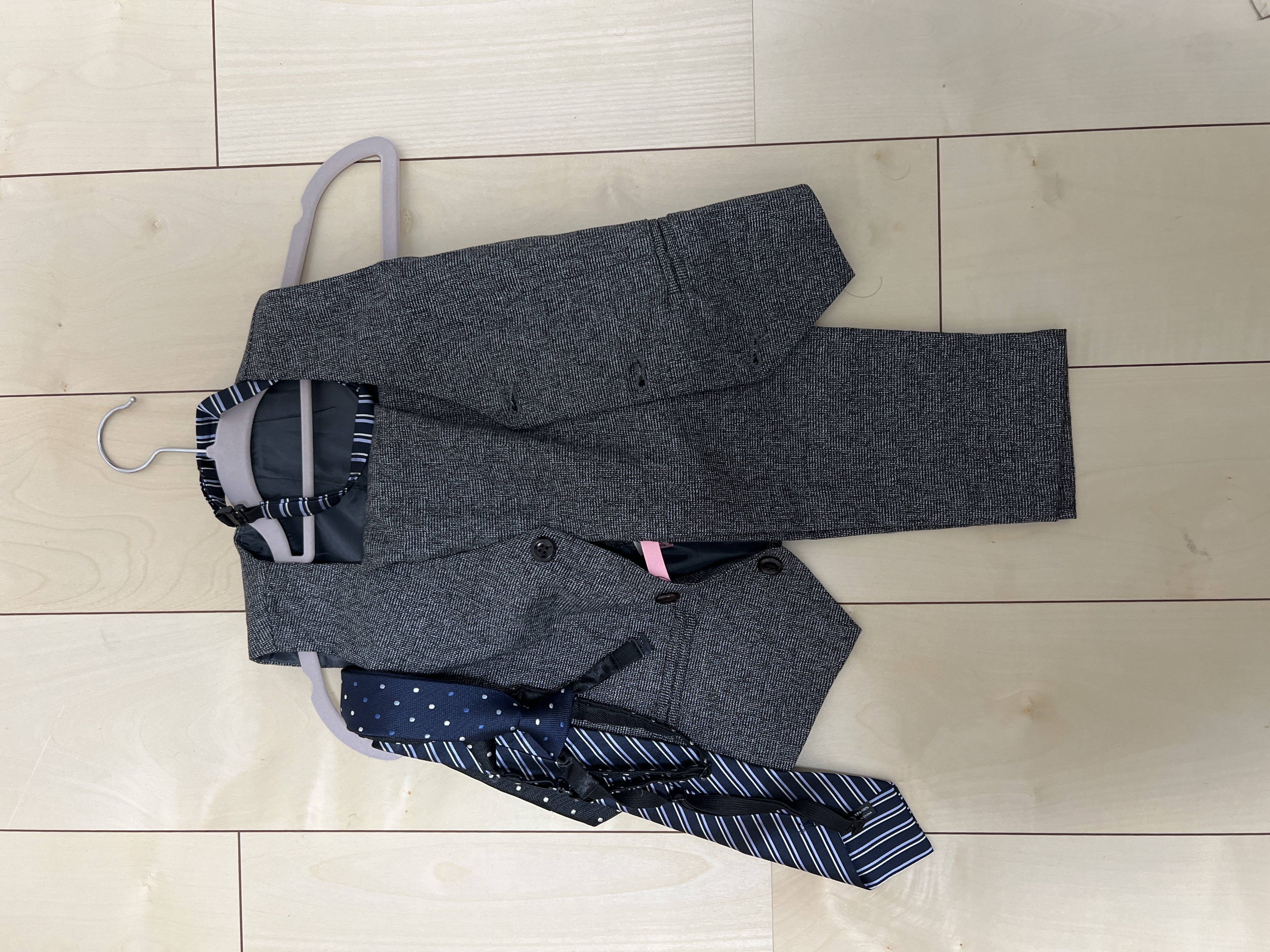 ベストとズボンのセット